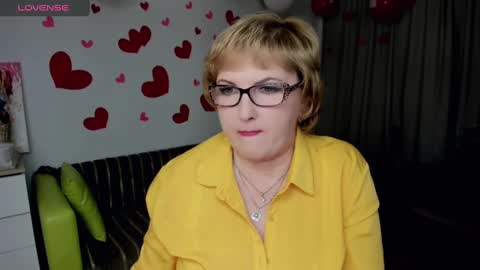 Snapshot of beautiful_lina7 chatting on February 2025 03:30:02 PM your Lana online show from February 2025 03:30:02 PM