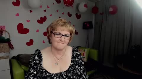 Snapshot of beautiful_lina7 chatting on February 2025 07:12:02 PM your Lana online show from February 2025 07:12:02 PM