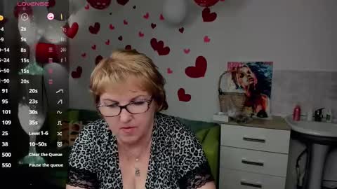 Snapshot of beautiful_lina7 chatting on February 2025 03:28:01 AM your Lana online show from February 2025 03:28:01 AM