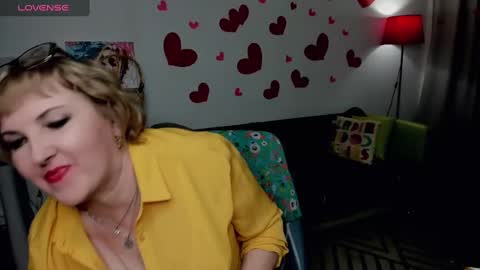 Snapshot of beautiful_lina7 chatting on March 2025 08:21:02 PM your Lana online show from March 2025 08:21:02 PM