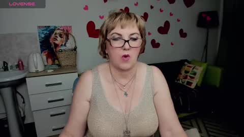 Snapshot of beautiful_lina7 chatting on March 2025 10:35:01 AM your Lana online show from March 2025 10:35:01 AM