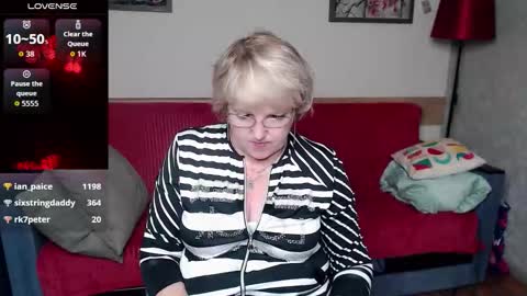 Snapshot of beautiful_lina7 chatting on September 2025 08:13:02 AM your Lana online show from September 2025 08:13:02 AM