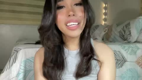 Snapshot of beautiful_lust69 chatting on July 2026 04:27:01 PM Sweet Aya online show from July 2026 04:27:01 PM