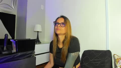 Snapshot of beautifull_wild_girl chatting on January 2025 07:04:01 PM maria online show from January 2025 07:04:01 PM