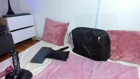 Snapshot of beautifull_wild_girl chatting on February 2025 01:42:01 AM maria online show from February 2025 01:42:01 AM