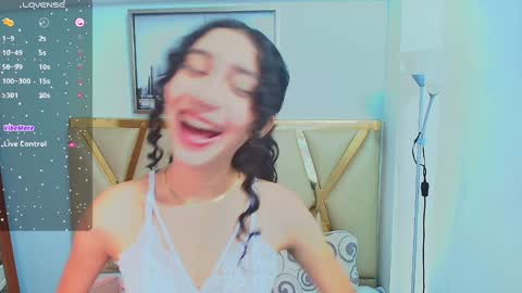 Snapshot of beautifulskinny18 chatting on January 2025 08:01:01 PM Shalom online show from January 2025 08:01:01 PM