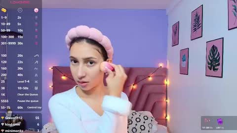 Snapshot of beautifulskinny18 chatting on February 2025 07:56:02 PM Shalom online show from February 2025 07:56:02 PM