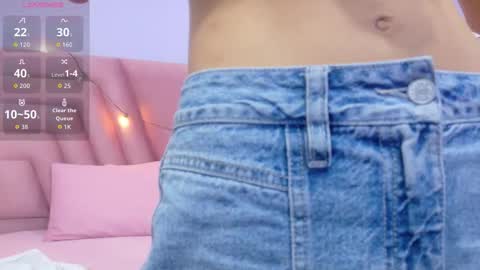 Snapshot of beautifulskinny18 chatting on December 2025 11:48:01 AM Shalom online show from December 2025 11:48:01 AM