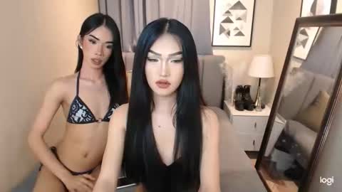Snapshot of beauty__pearl chatting on May 2026 07:35:01 AM PEARL X NIKKI online show from May 2026 07:35:01 AM