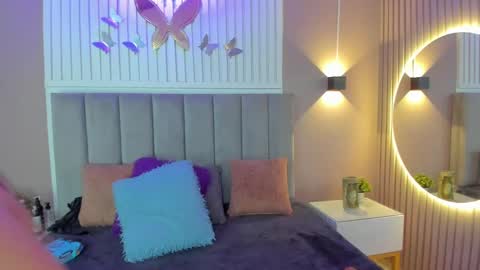 Snapshot of beauty_milf4 chatting on March 2025 04:32:02 PM Chantall online show from March 2025 04:32:02 PM