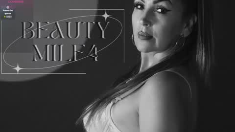Snapshot of beauty_milf4 chatting on October 2025 11:53:02 AM Chantall online show from October 2025 11:53:02 AM