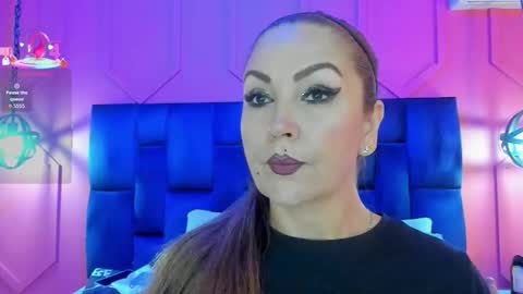 Snapshot of beauty_milf4 chatting on November 2025 11:21:01 AM Chantall online show from November 2025 11:21:01 AM