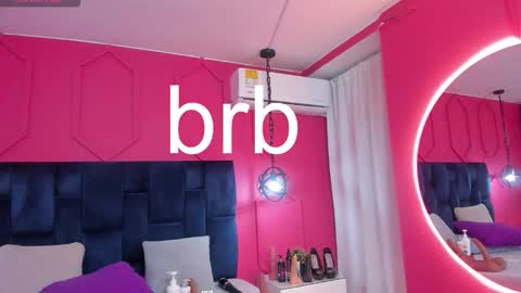 Snapshot of beauty_milf4 chatting on November 2025 11:02:02 AM Chantall online show from November 2025 11:02:02 AM