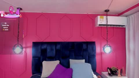 Snapshot of beauty_milf4 chatting on November 2025 11:36:02 AM Chantall online show from November 2025 11:36:02 AM