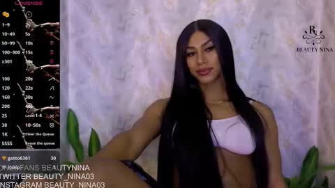 Snapshot of beauty_nina chatting on October 2025 01:42:02 PM beauty_nina online show from October 2025 01:42:02 PM