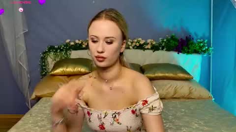 Snapshot of beauty_sashaxx chatting on June 2026 05:18:02 PM beauty Sasha online show from June 2026 05:18:02 PM
