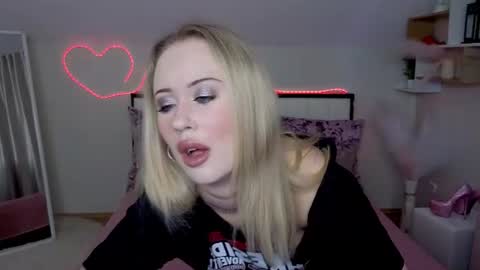 Snapshot of beauty_sashaxx chatting on June 2026 03:24:01 PM beauty Sasha online show from June 2026 03:24:01 PM