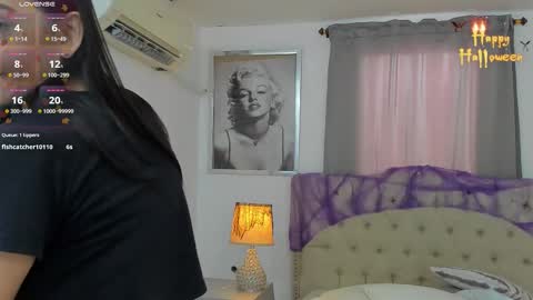 Snapshot of beautyari_ chatting on October 2025 12:52:02 PM Ariana Reyes online show from October 2025 12:52:02 PM