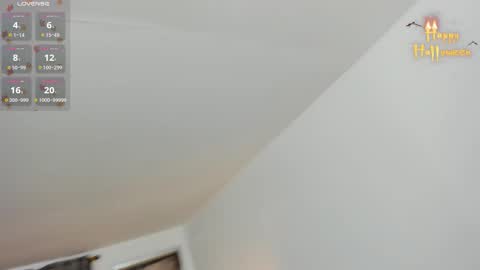 Snapshot of beautyari_ chatting on October 2025 12:18:02 PM Ariana Reyes online show from October 2025 12:18:02 PM