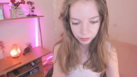 Eliise online show from September 2025 09:03:02 AM