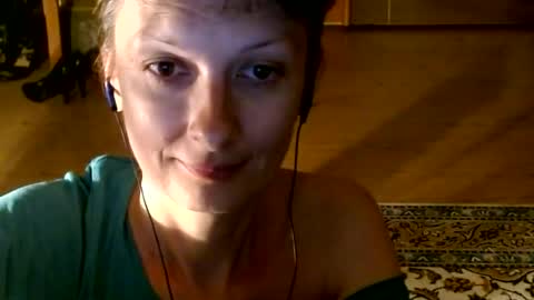 Snapshot of bebacksooon chatting on June 2026 08:40:01 PM Raluca online show from June 2026 08:40:01 PM