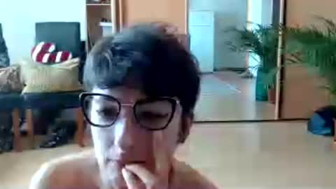 Raluca online show from July 2026 11:42:02 AM