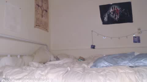 bebe  dust online show from February 2025 04:23:01 AM