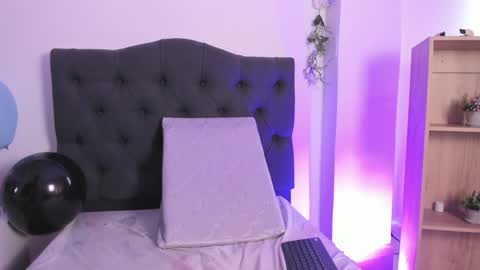 beccamilanni online show from January 2025 04:08:01 PM