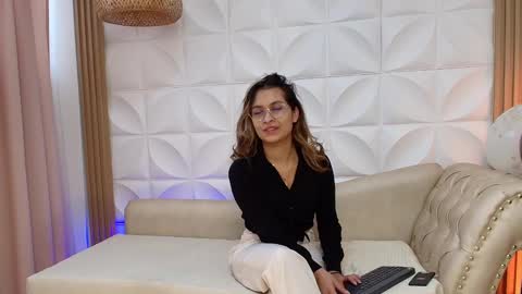beccamilanni online show from March 2025 12:44:02 PM