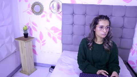 beccamilanni online show from November 2025 12:16:02 PM