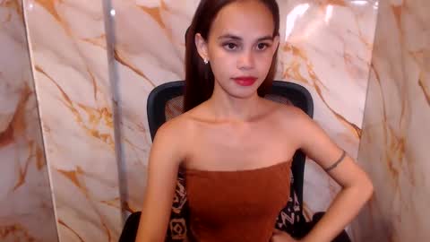 Snapshot of beccamiller22 chatting on April 2026 11:53:01 PM becca online show from April 2026 11:53:01 PM