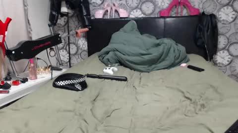 Becky online show from October 2025 06:31:01 PM