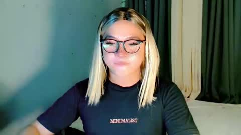 Adriana online show from May 2026 11:37:01 AM