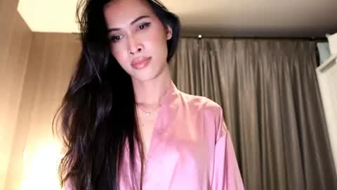 Snapshot of bee_thai chatting on July 2026 03:50:01 PM bee_thai online show from July 2026 03:50:01 PM