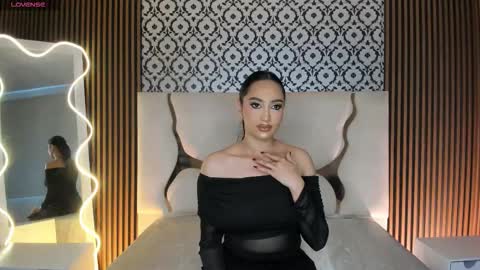 BELLA online show from December 2025 12:43:01 PM