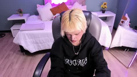 Bela online show from April 2026 01:05:02 PM