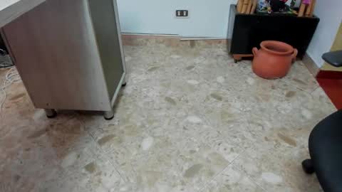 independent model online show from December 2024 06:47:01 AM