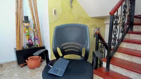 independent model online show from December 2024 12:55:01 PM