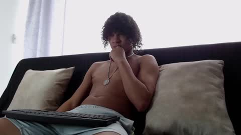 independent model online show from February 2025 06:31:02 PM