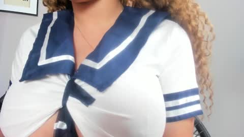 Snapshot of belinda_hills chatting on January 2025 02:07:02 AM belinda online show from January 2025 02:07:02 AM