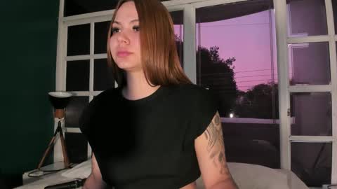 Snapshot of bella01_ chatting on February 2026 11:33:01 AM BELLA online show from February 2026 11:33:01 AM