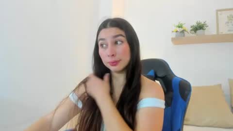 Snapshot of bella_99x chatting on June 2026 11:42:02 AM Bel 3 online show from June 2026 11:42:02 AM