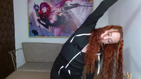 Bella  online show from November 2025 01:17:02 PM