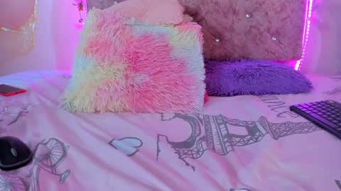 Melanie  online show from February 2025 10:13:01 PM