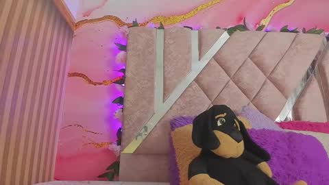 Melanie  online show from February 2026 10:32:02 AM