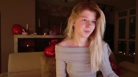 Bella online show from February 2025 08:33:01 PM