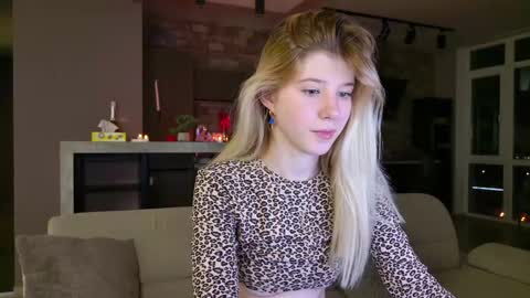 Bella online show from March 2025 07:05:01 PM