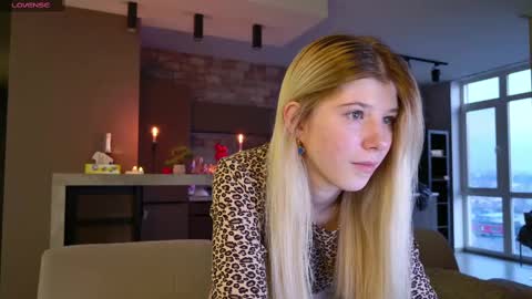 Bella online show from March 2025 04:17:02 AM