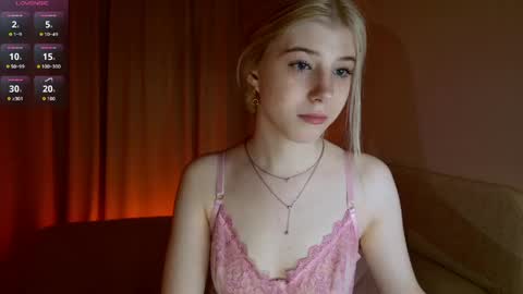 Snapshot of bella_amoury chatting on May 2026 06:46:01 PM Bella online show from May 2026 06:46:01 PM