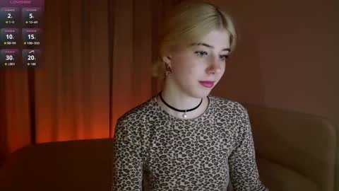 Snapshot of bella_amoury chatting on May 2026 01:17:02 PM Bella online show from May 2026 01:17:02 PM